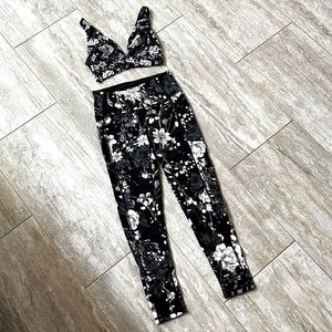 Victoria's Secret Essential Legging Black Lois Floral Crop Athletic sportswear